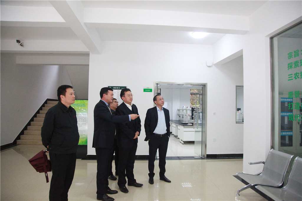 1542631165103676.jpg 現(xiàn)代服務中心_副本.jpg